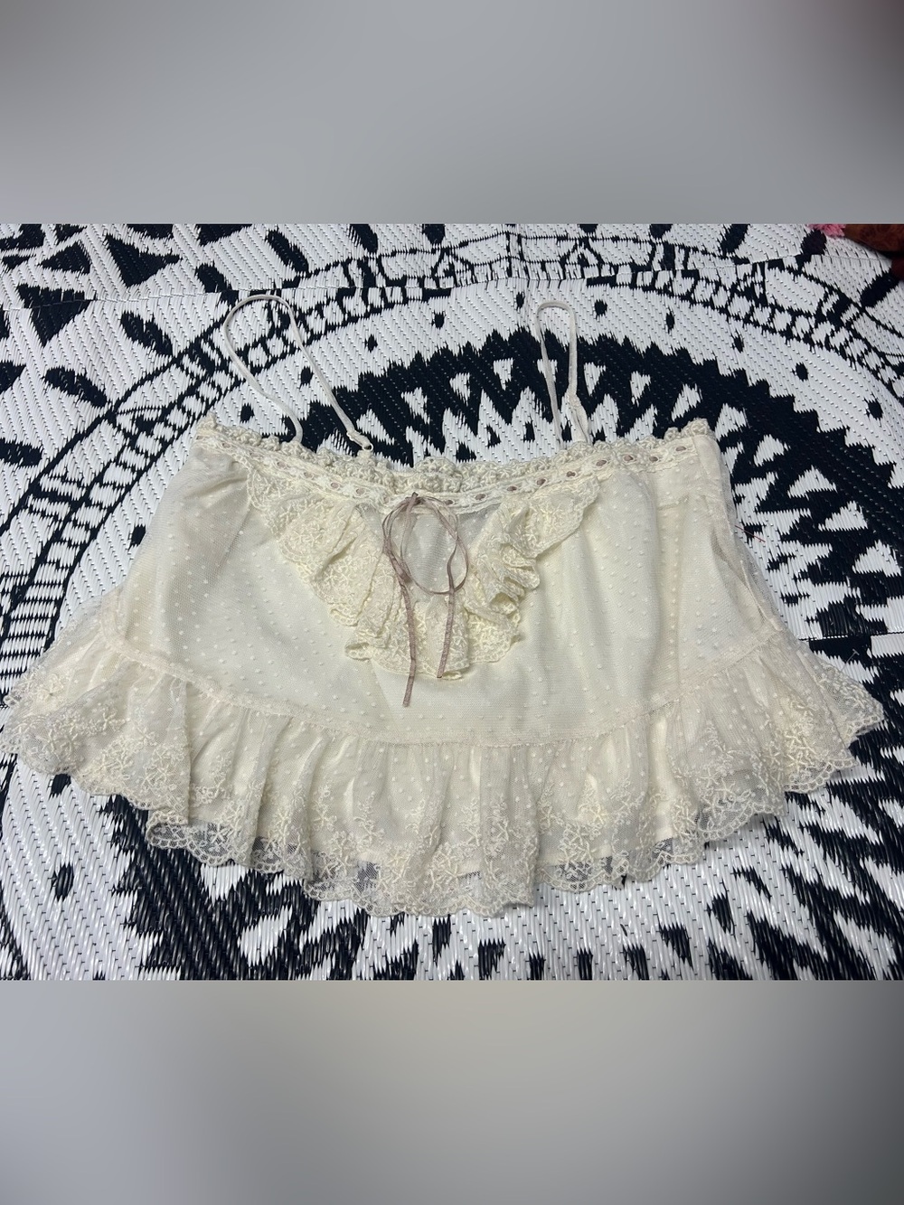 American Eagle Mesh Ruffle Cami M - Picture 3 of 8